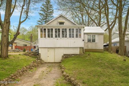 84 Lake Shore Circle Drive