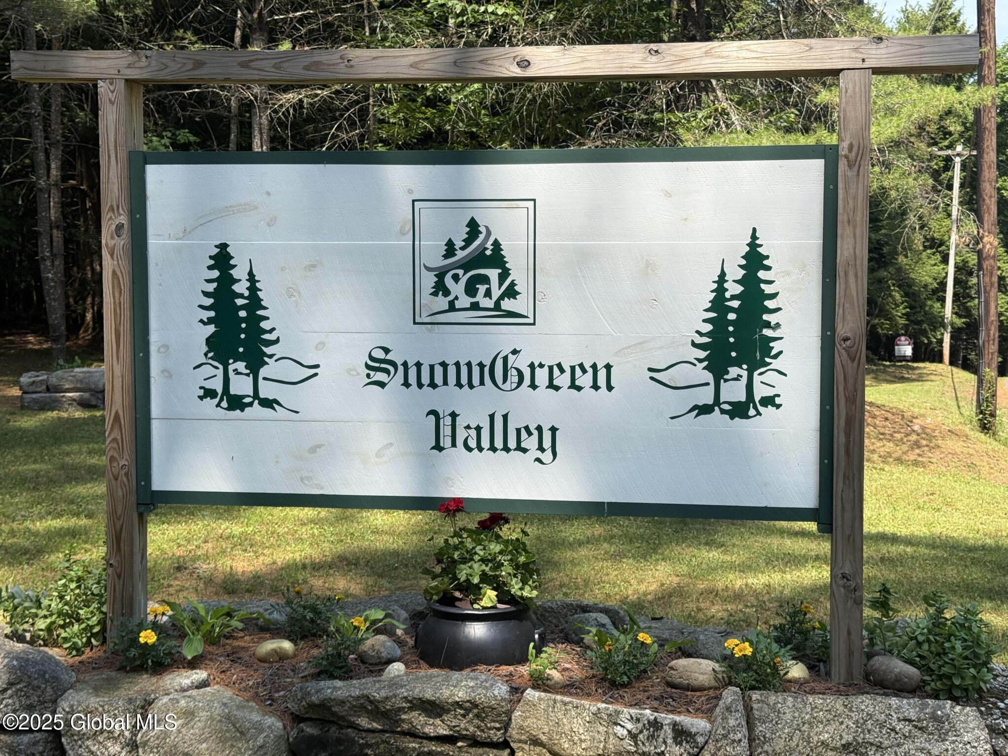 Image 1: SnowGreen Valley (2)