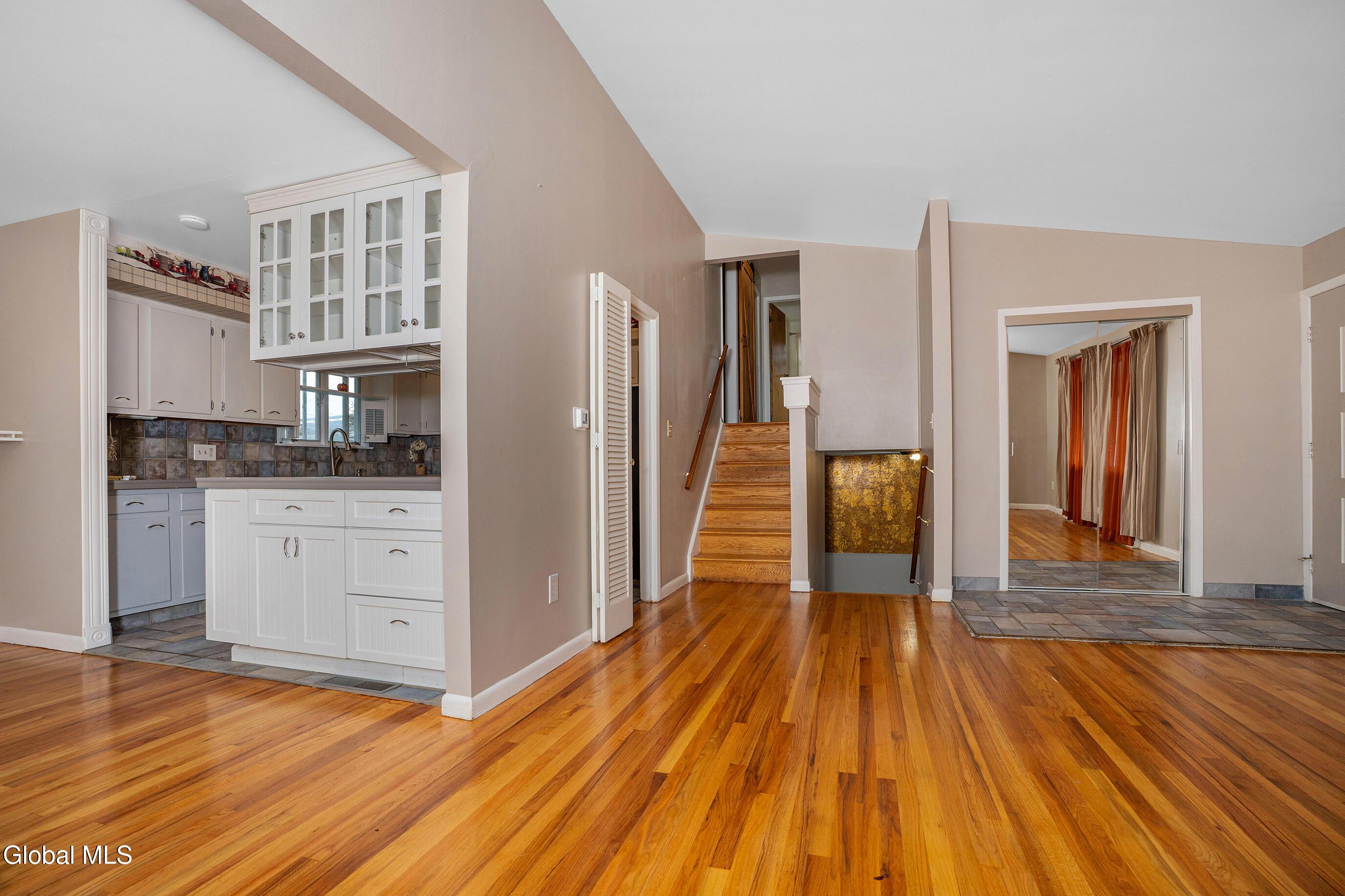 Image 4: 031-104-Orlando-Ave-Albany-NY-12203