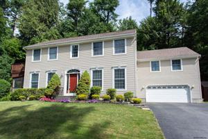 4 EAST COVE RD