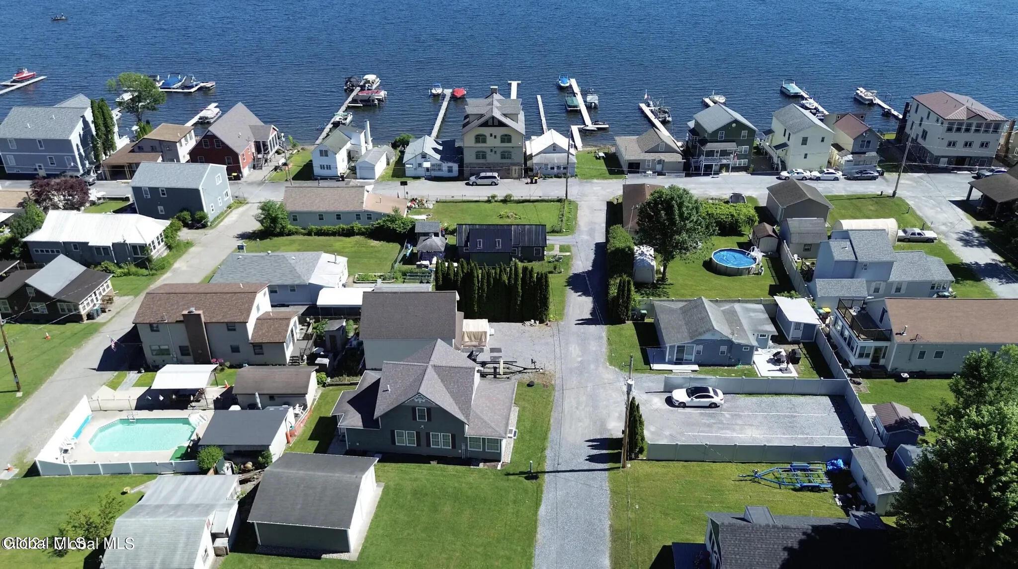 Image 4: Listing Photo #3