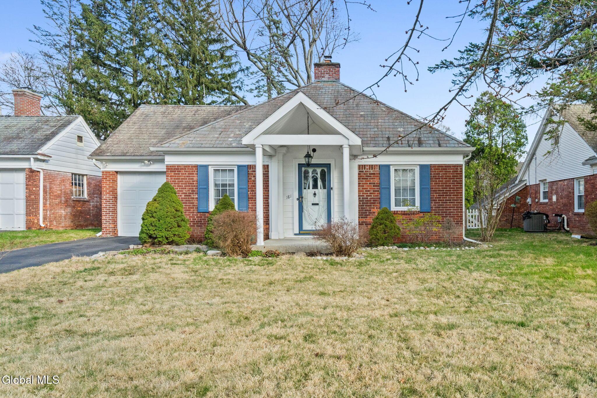 Image 3: 4-web-or-mls-181-milner-ave
