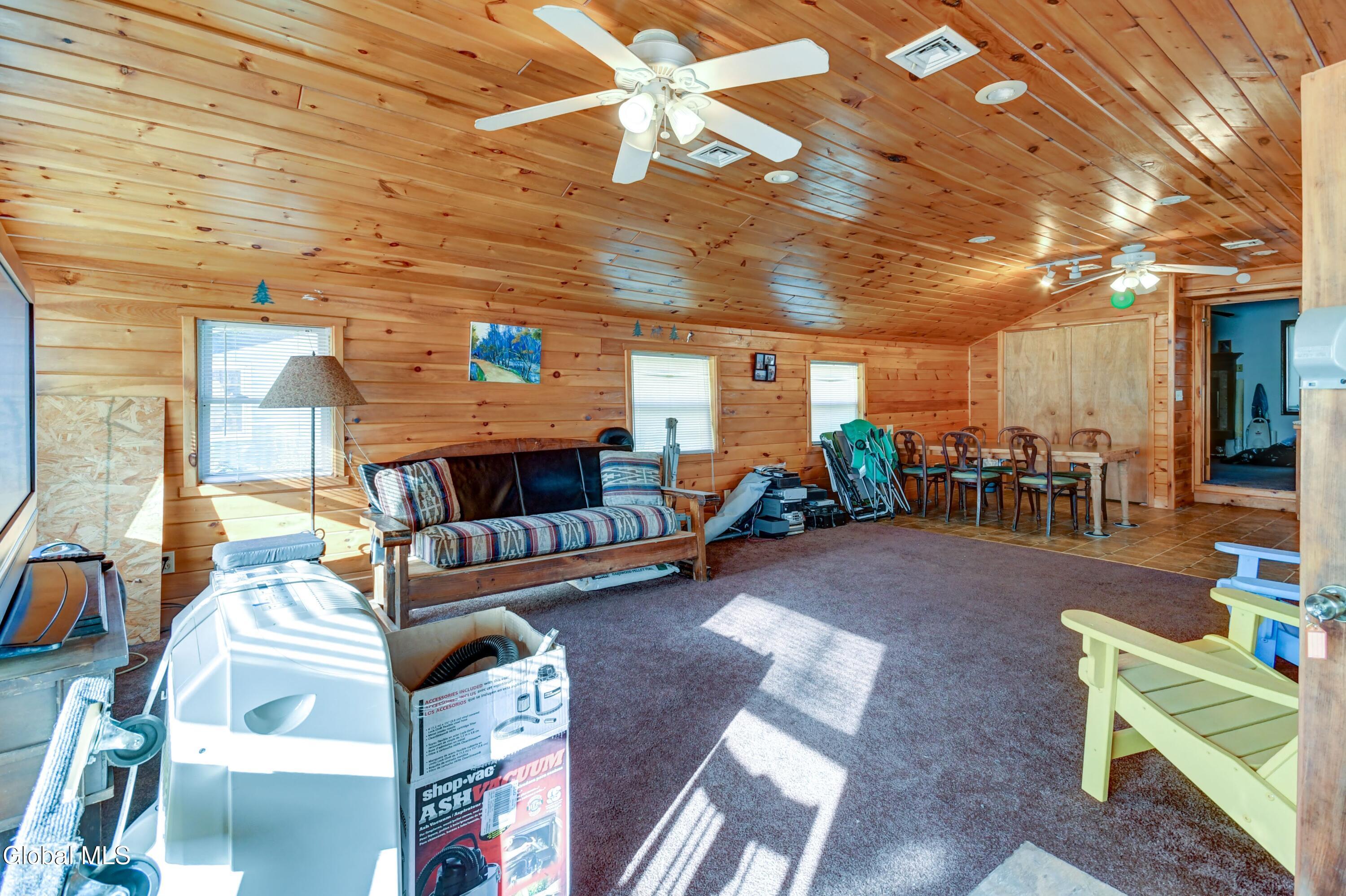 Image 3: 109 Bertrand rd-11