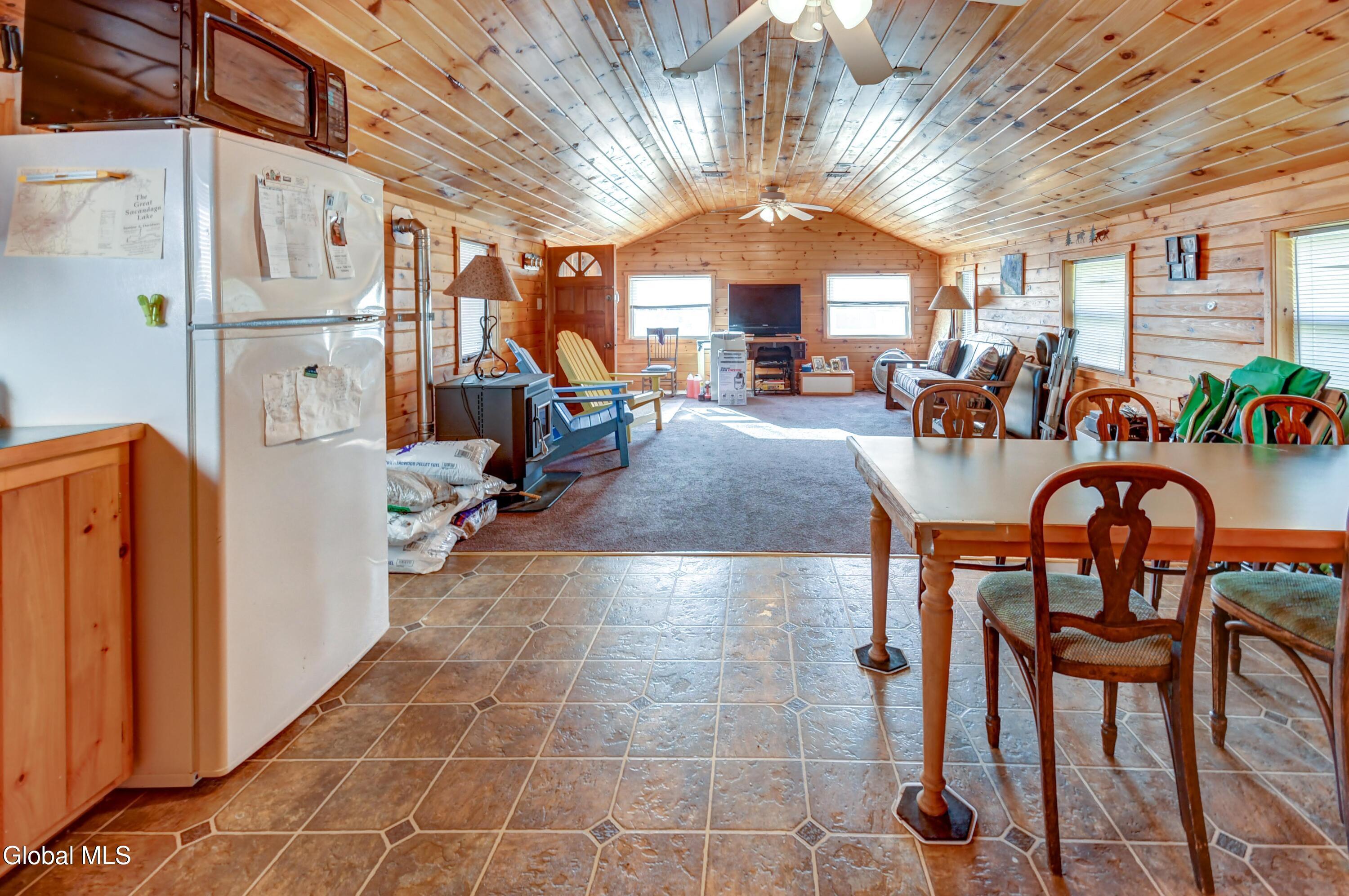 Image 4: 109 Bertrand rd-20