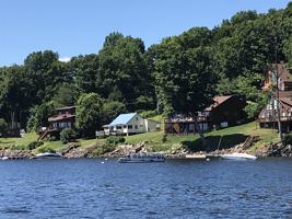 524 LAKESIDE DR