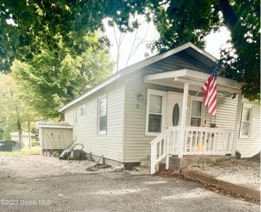 595 Maple Street