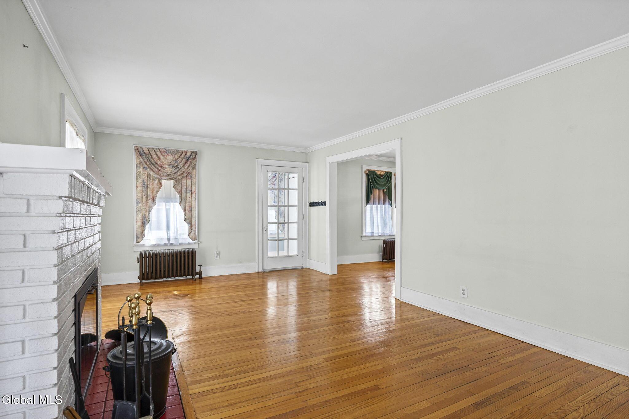 Image 2: 6-web-or-mls-1023-lexington-ave