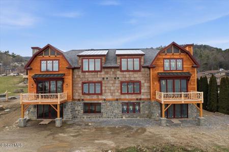3 Capri Court