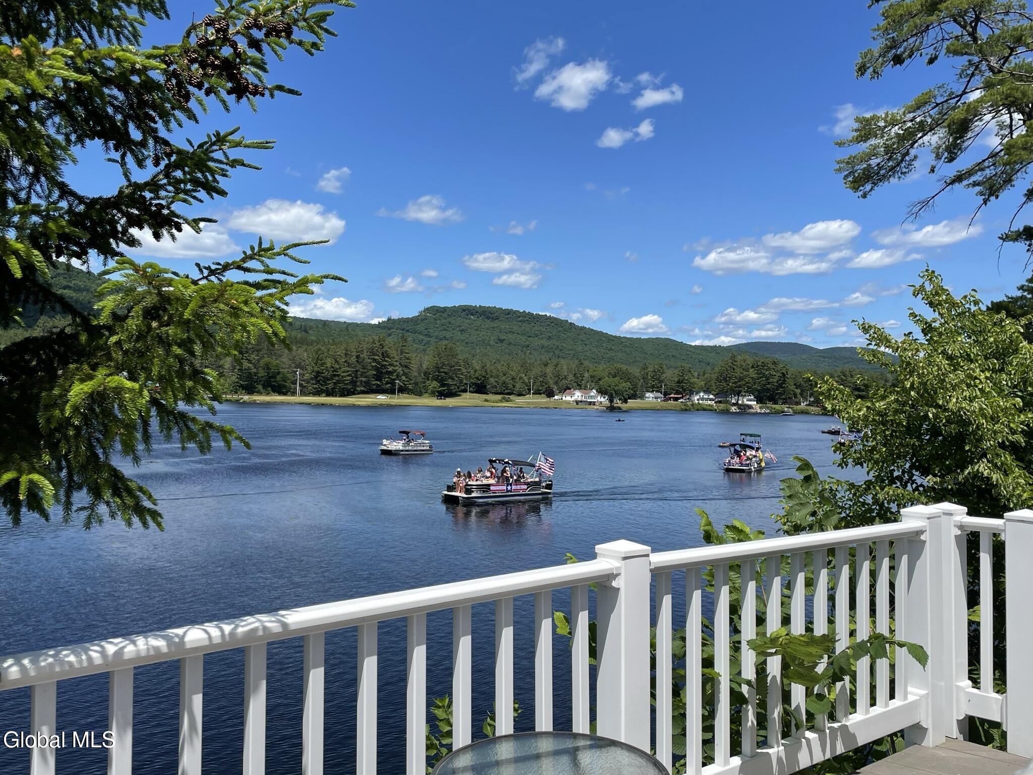 Image 3: 1409 NY-30