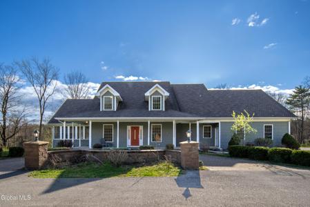11 Goldfoot Road