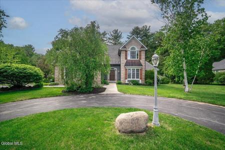 27 Arrowhead Road