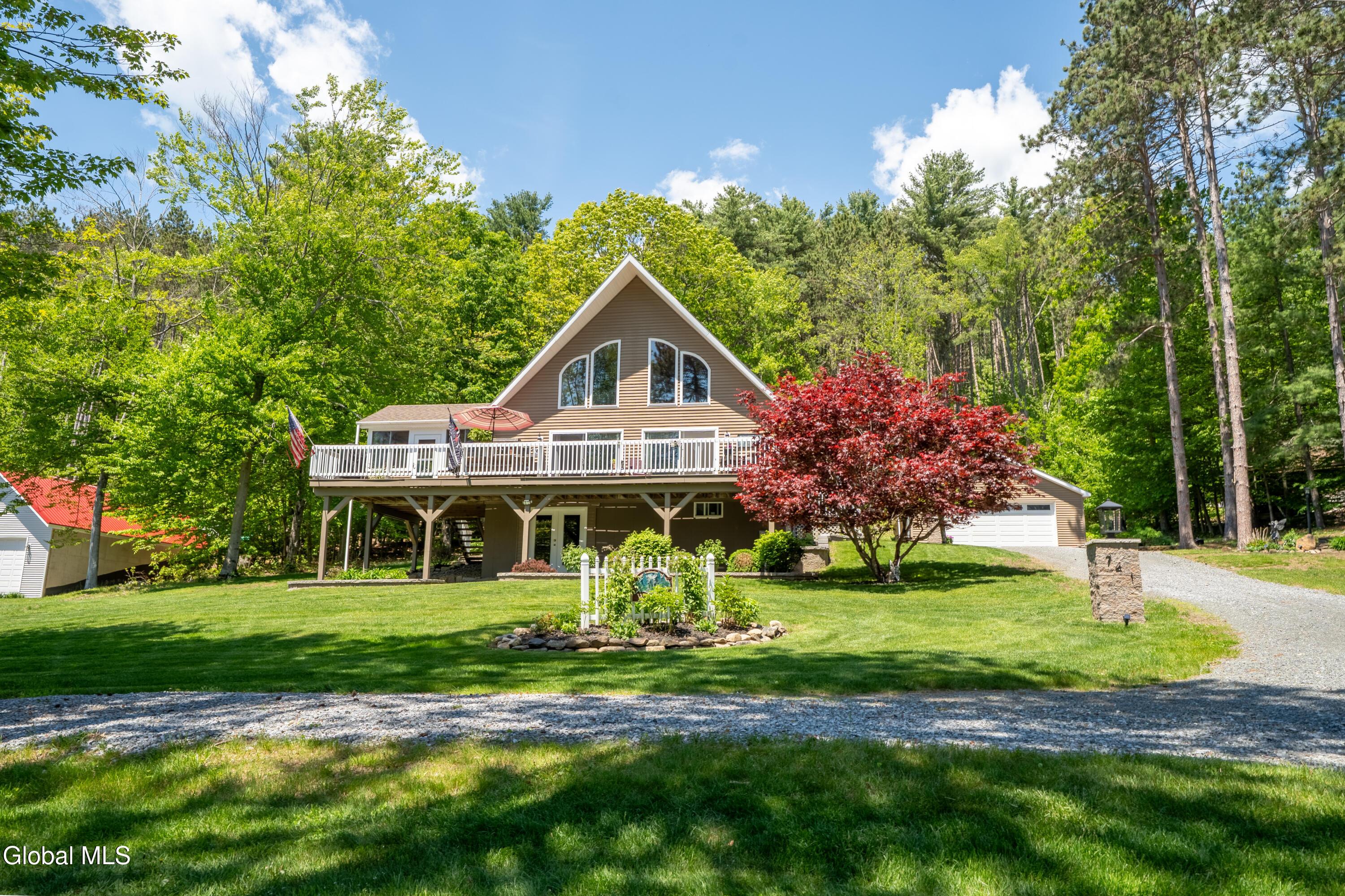 Image 2: 741 N Shore-31