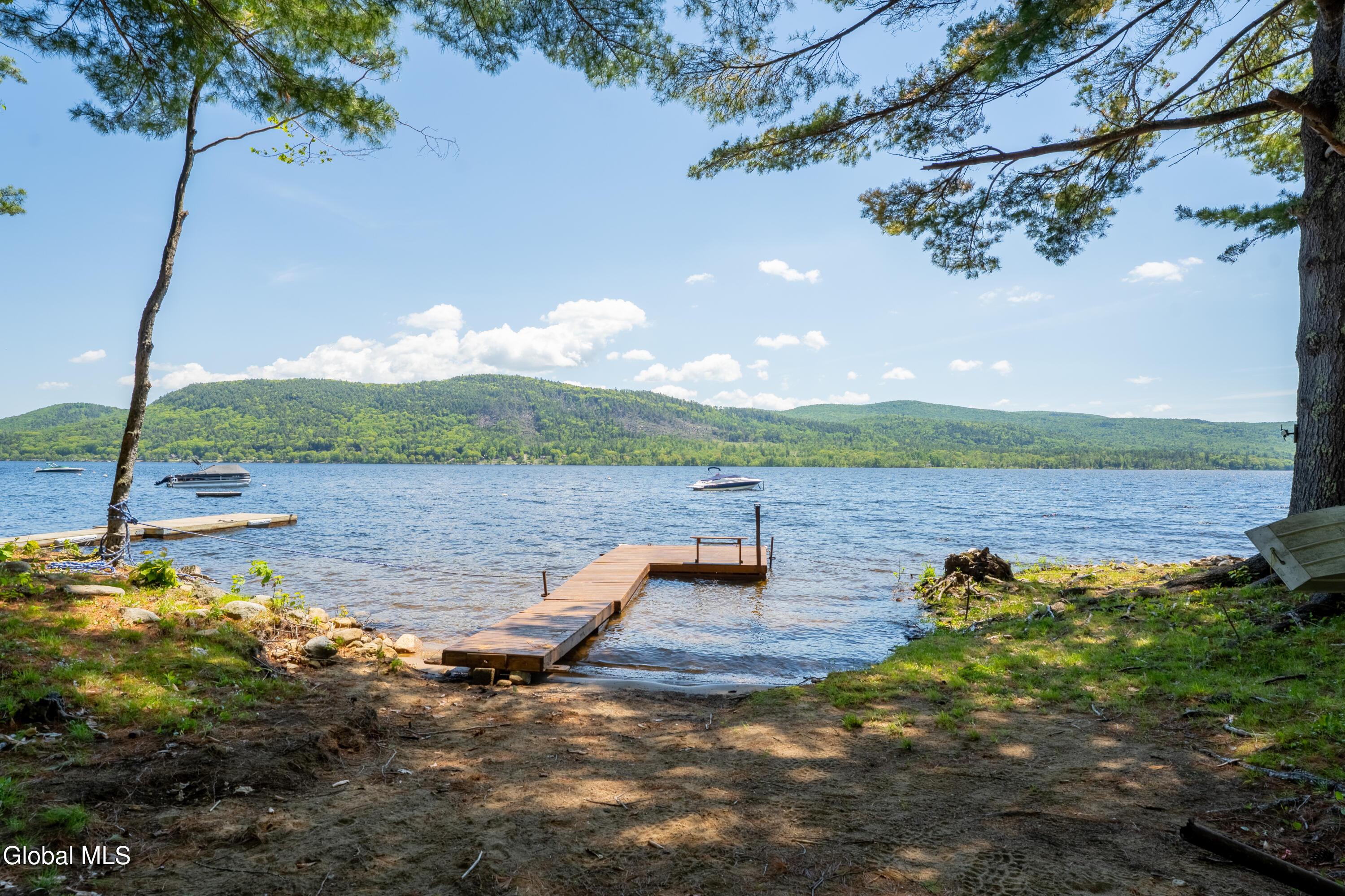 Image 4: 741 N Shore-38