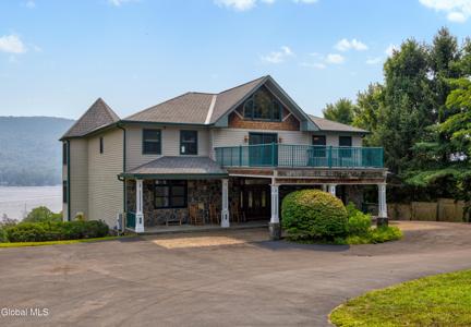 2988 Lakeshore Drive