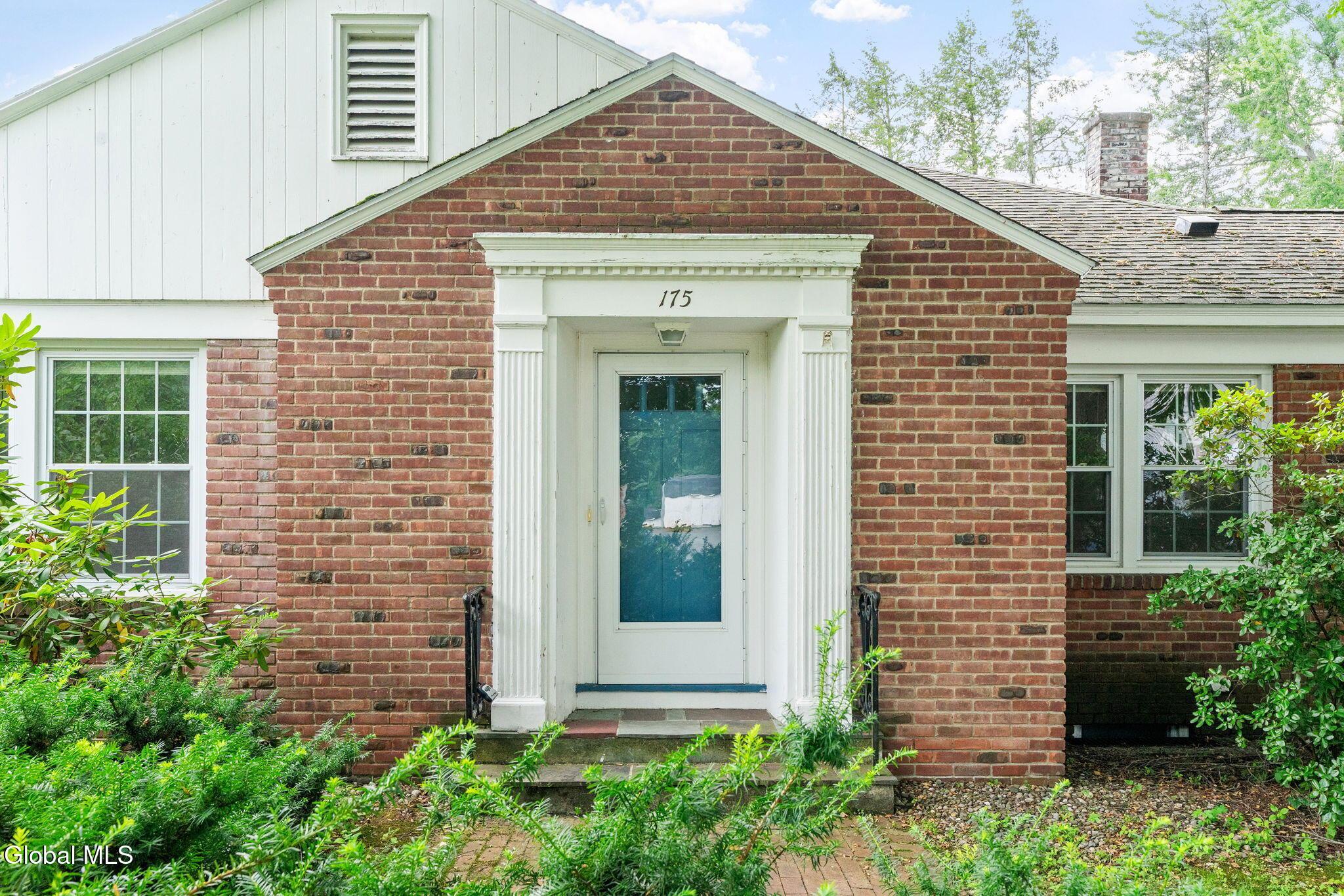 Image 3: 2-web-or-mls-175-colonial-ave