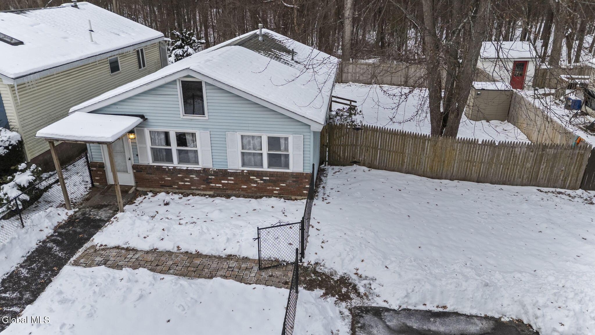 Image 2: 35-web-or-mls-289-donald-ave