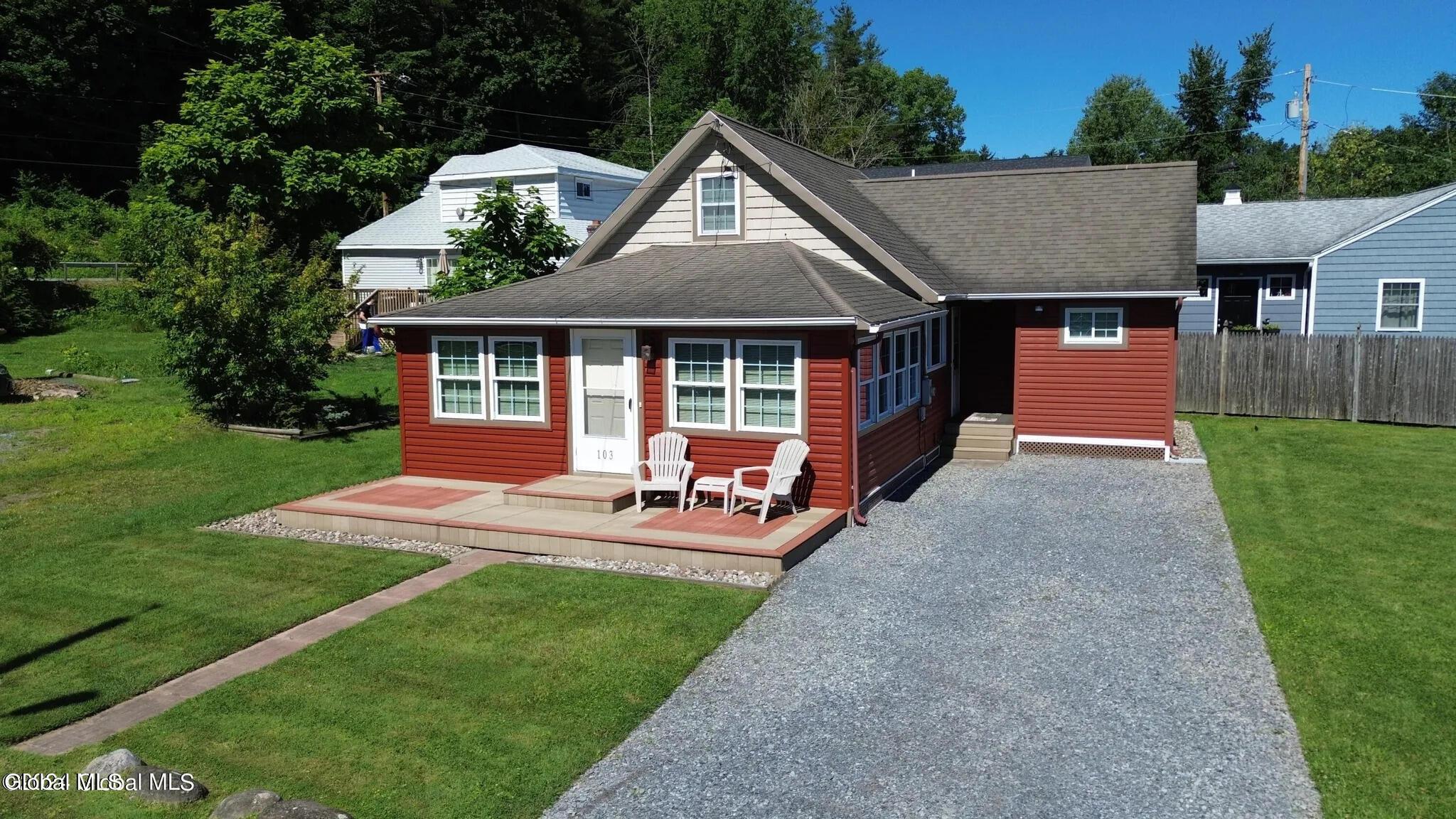 Image 2: Listing Photo #25