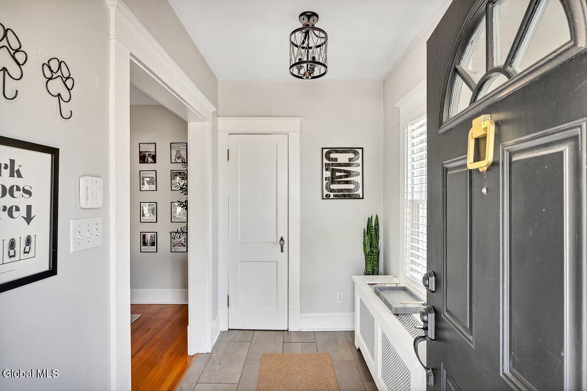 Image 4: 942 Myrtle Ave-5