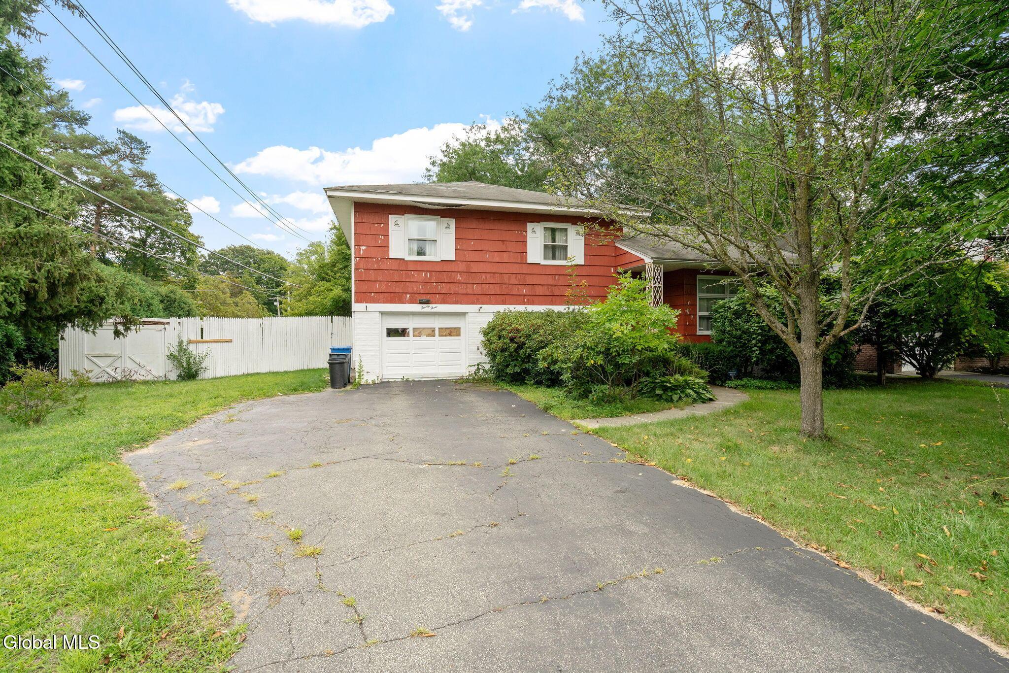 Image 2: 1-web-or-mls-23-colonial-ave