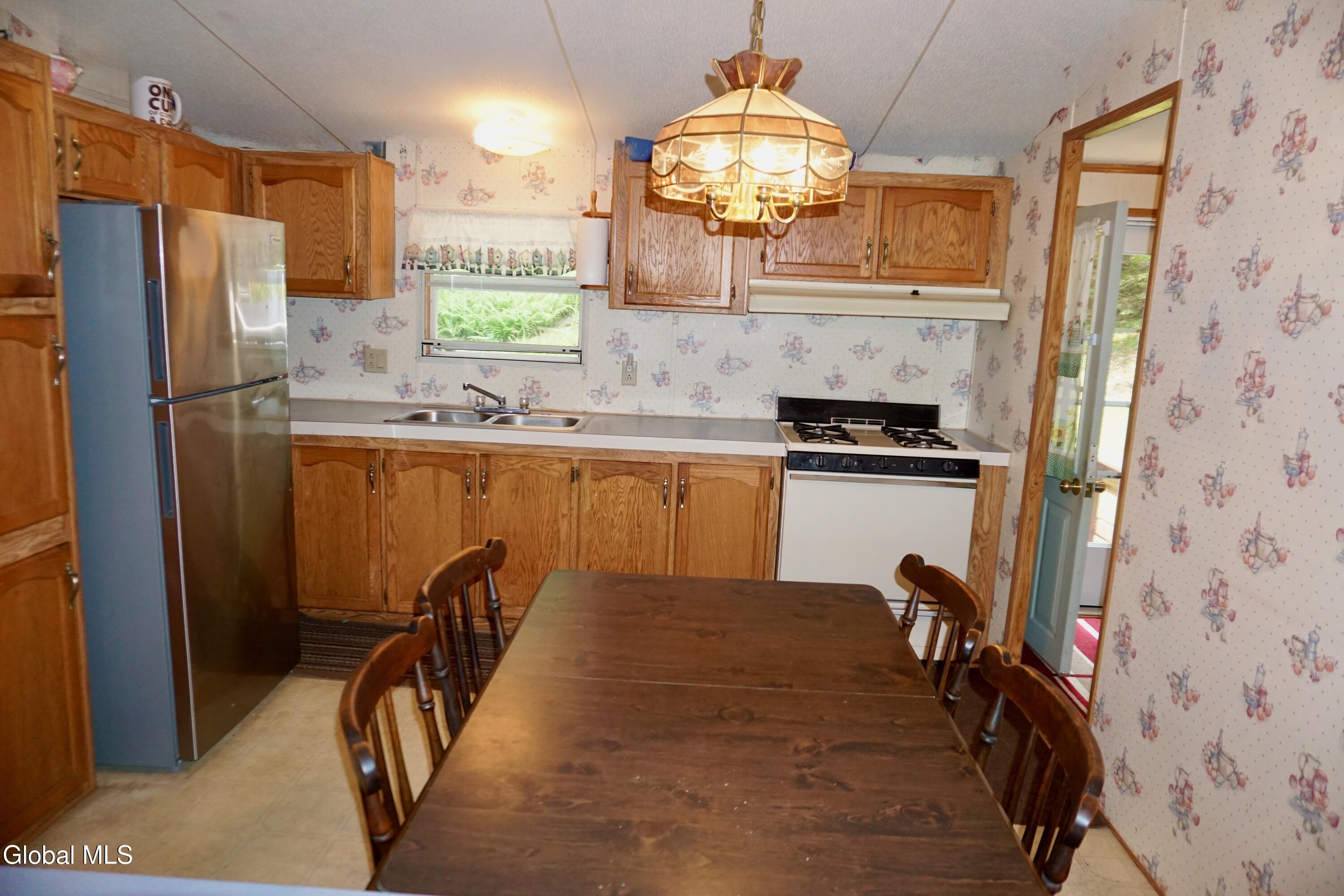 Image 3: DSC05221