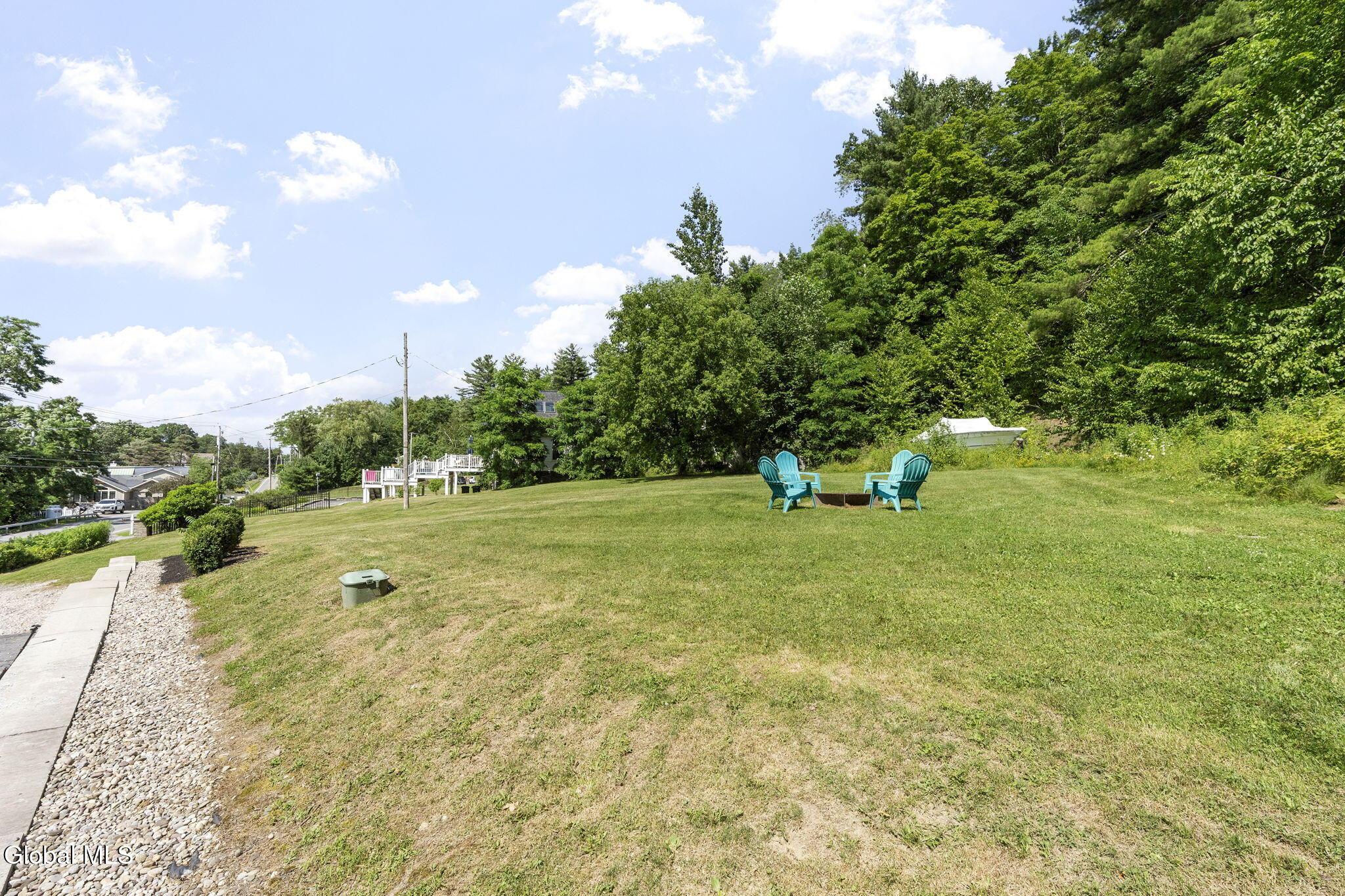 Image 2: 2-web-or-mls-1226-ny-9p