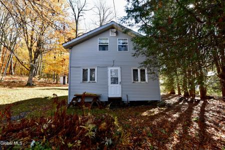 4 DELAVAN Avenue