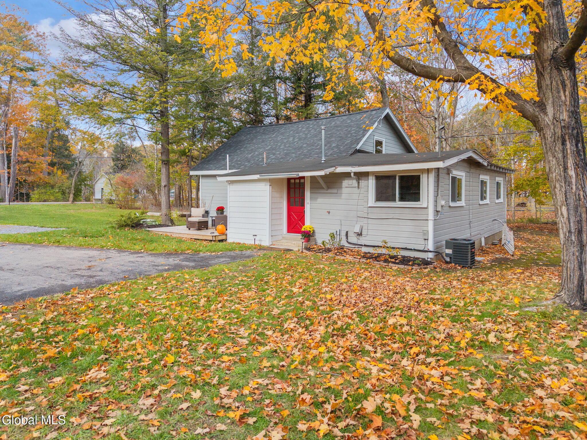 Image 2: 4-92WestsideDr_04