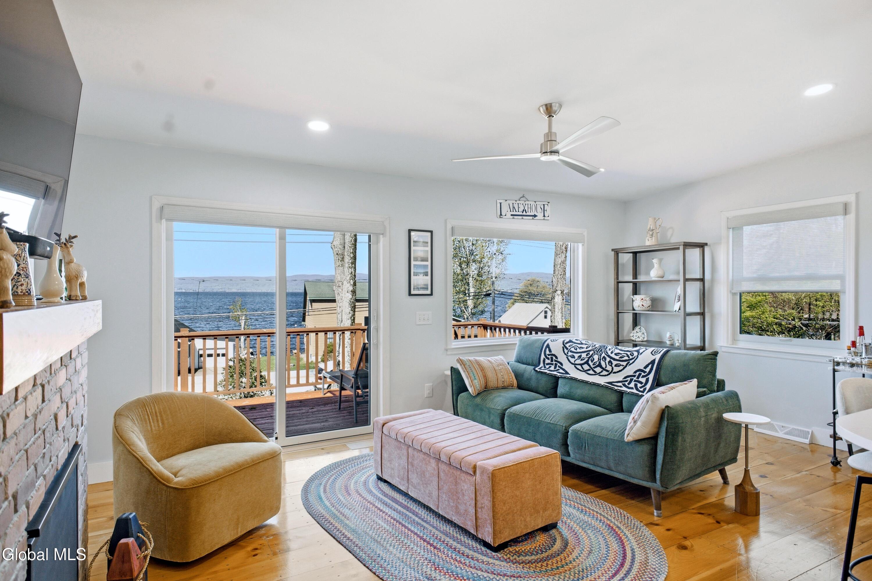 Image 3: LivingRm