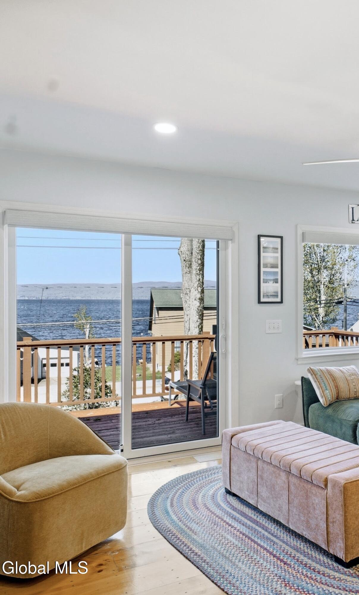 Image 4: InteriorView_4of4 from Terry