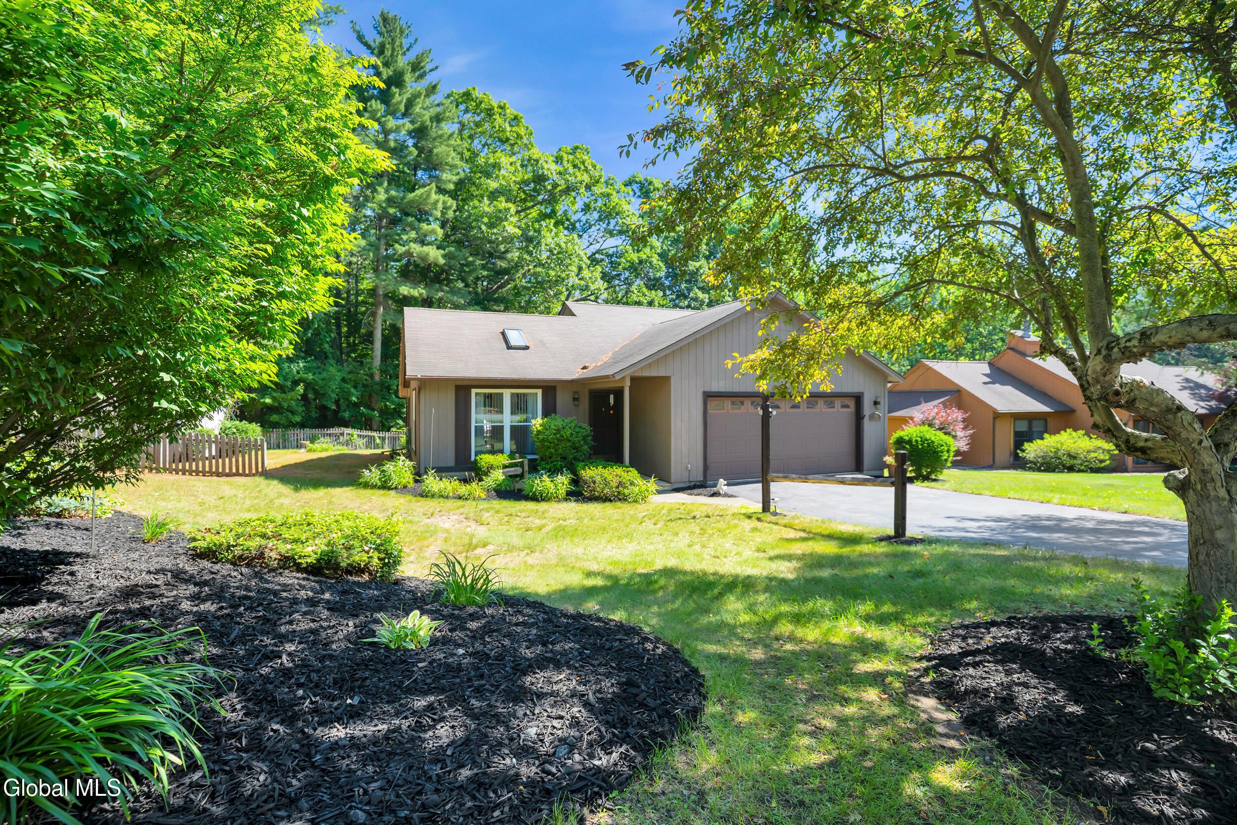 Image 3: 2_35 meadow rue pl ballston spa