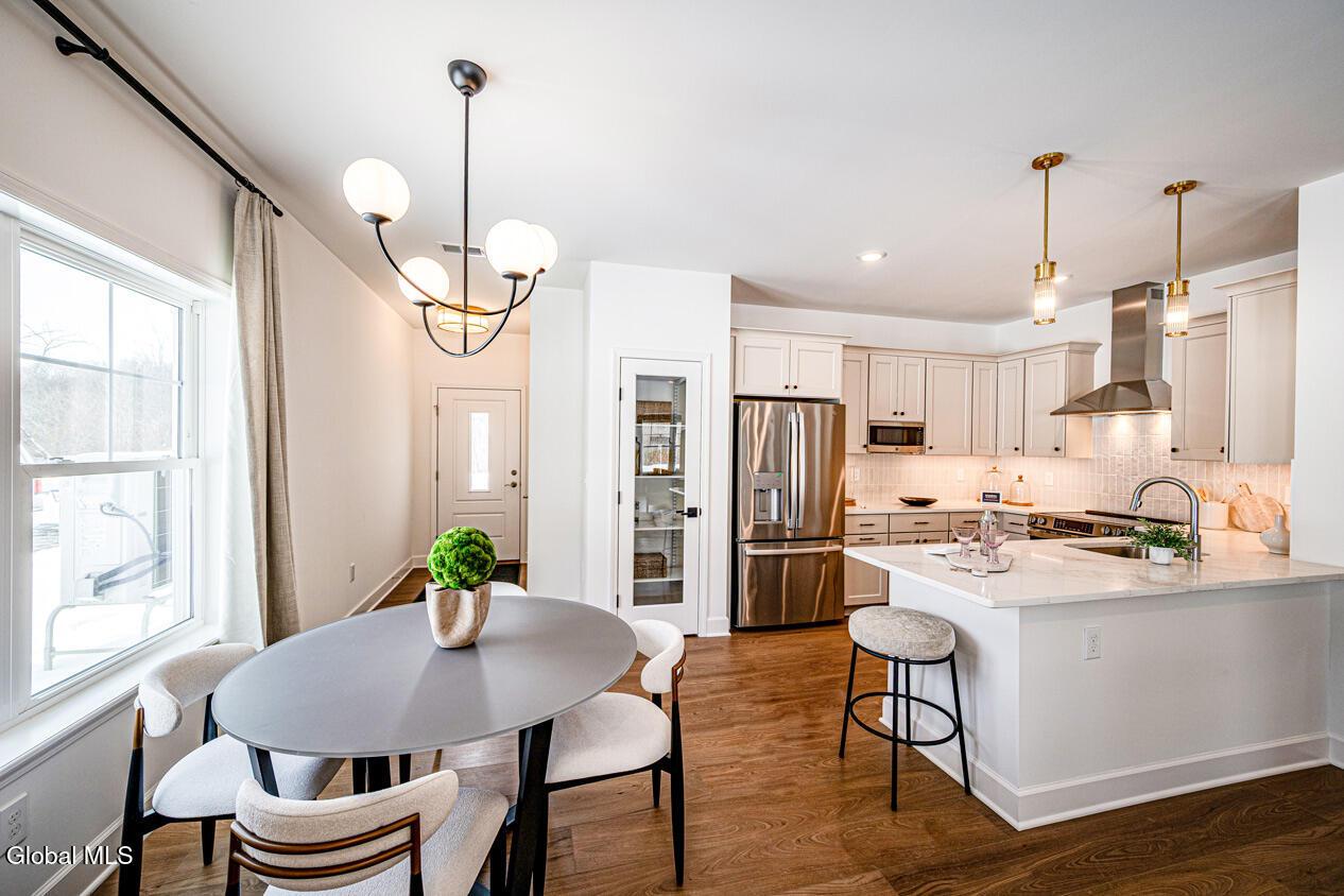 Image 4: Leland-Interior-18-1550-x-844