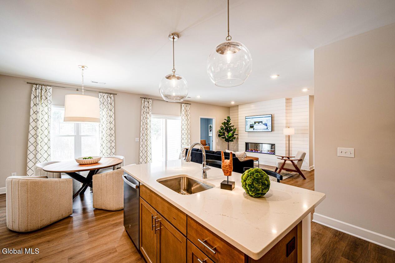 Image 4: Azalea-Interior-2-1550-x-844