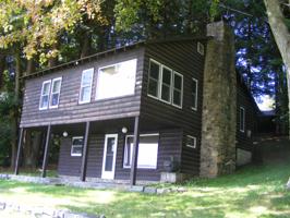 63 LAKESIDE AV