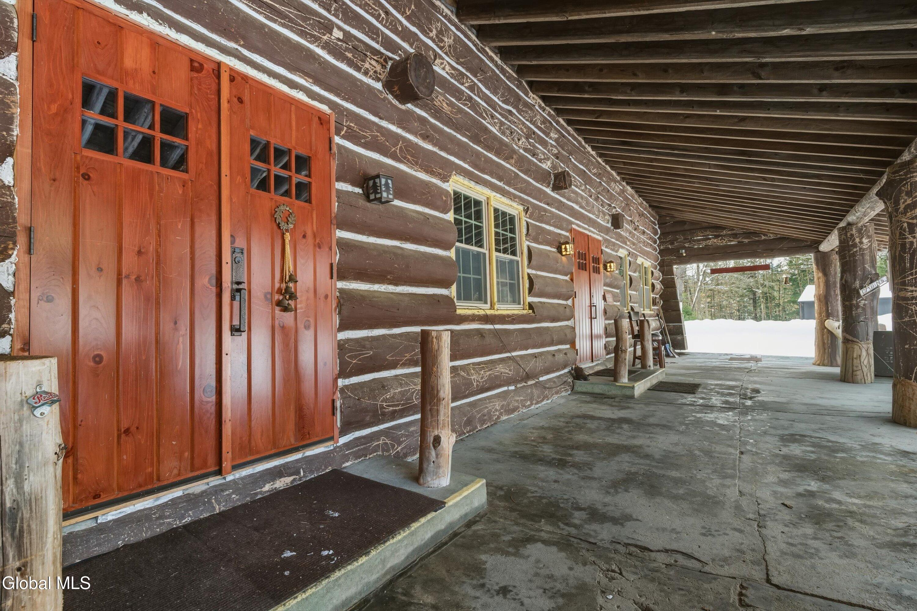 Image 2: 01-746 Howe Rd-47