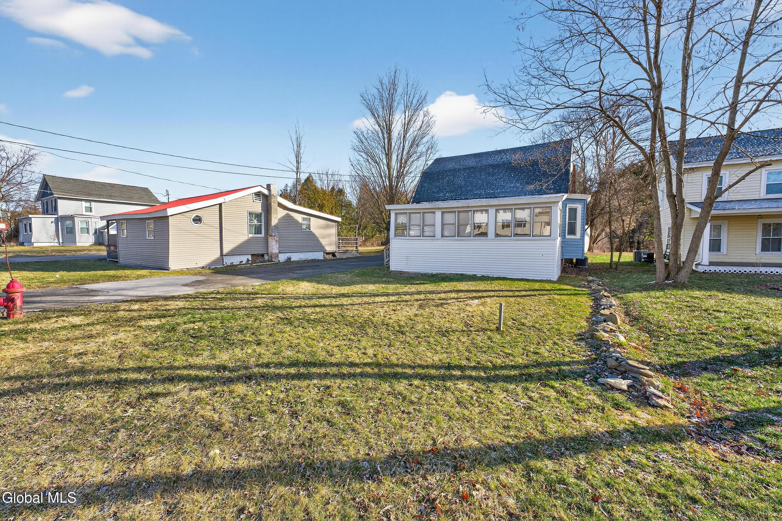 Image 2: 002 0 Front 2