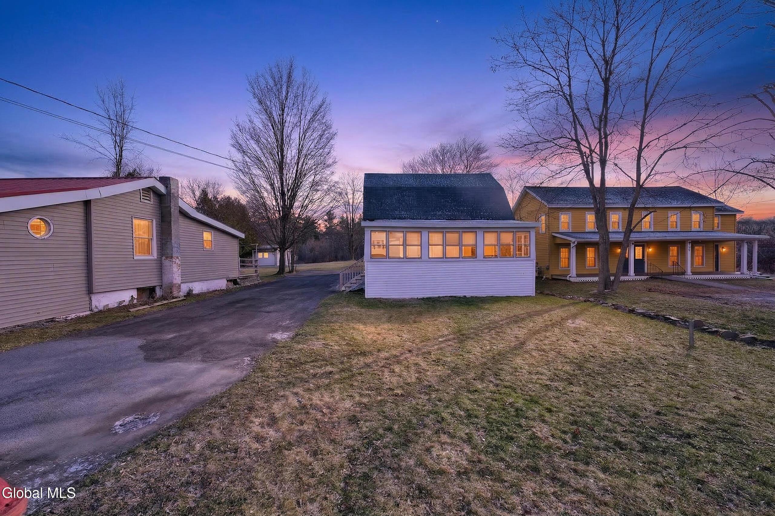 Image 3: 034 0 Front 1twilight