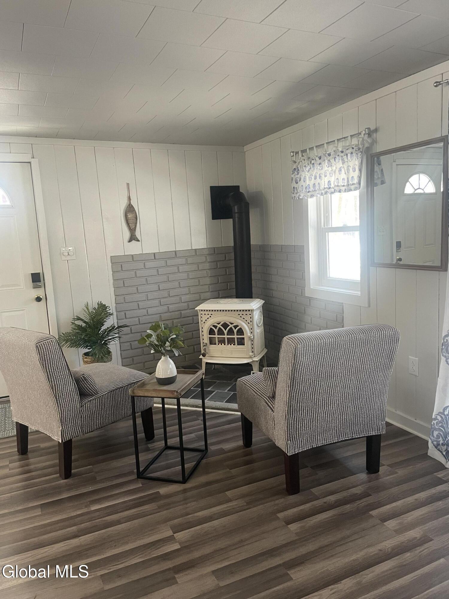 Image 4: IMG_1028 (1)