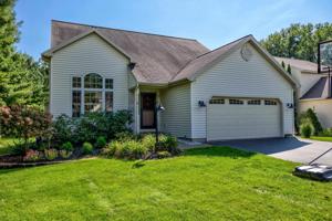 4 SUNDANCE DR