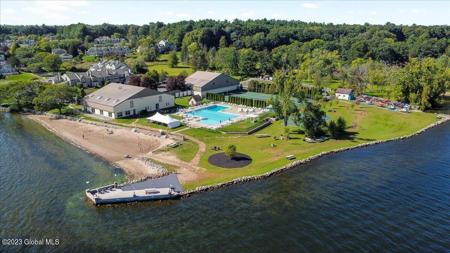 2 Woods Edge Court