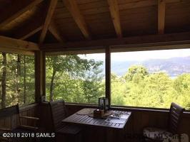 5 DEER RUN WAY