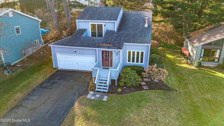 32 Berkshire Boulevard