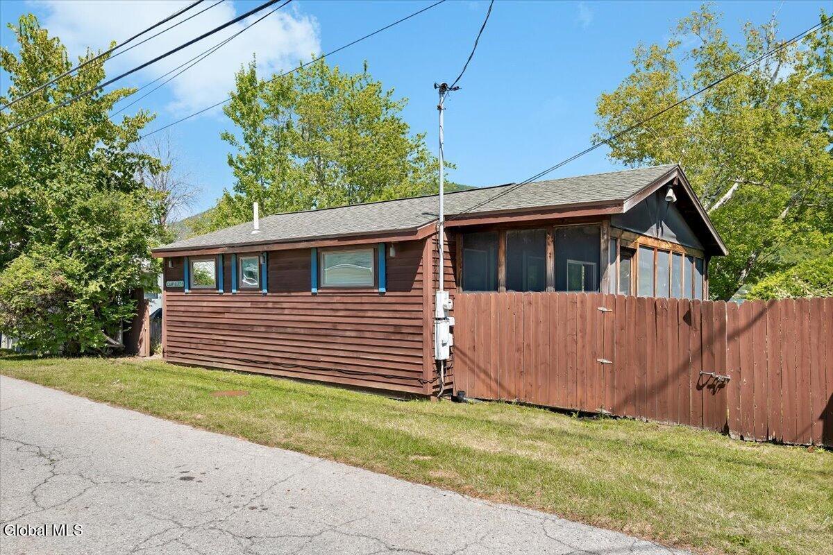 Image 2: 02-60 Rockhurst Rd-2