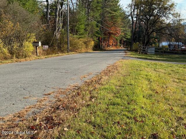 Image 2: Vanare Lane RR signs