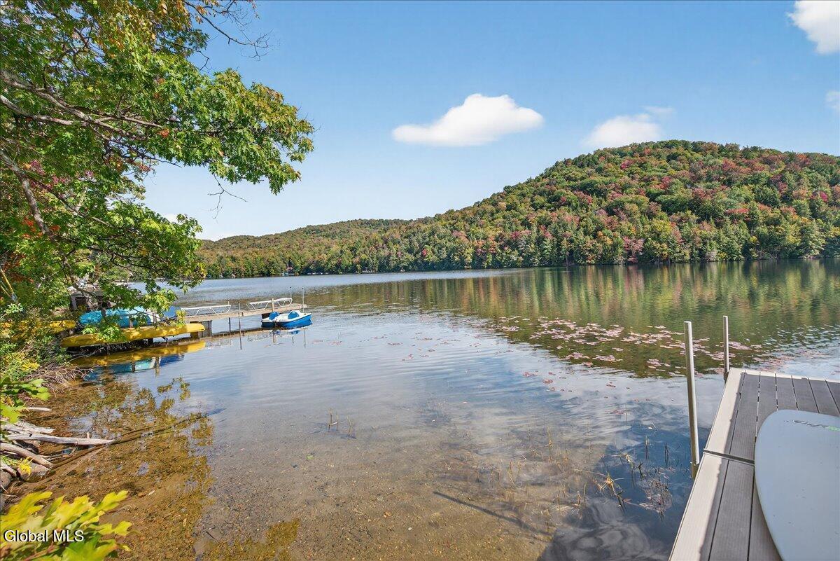 Image 2: 04-143 GREEN LAKE-73