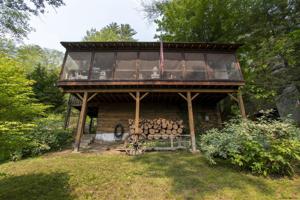 9673 LAKESHORE DR