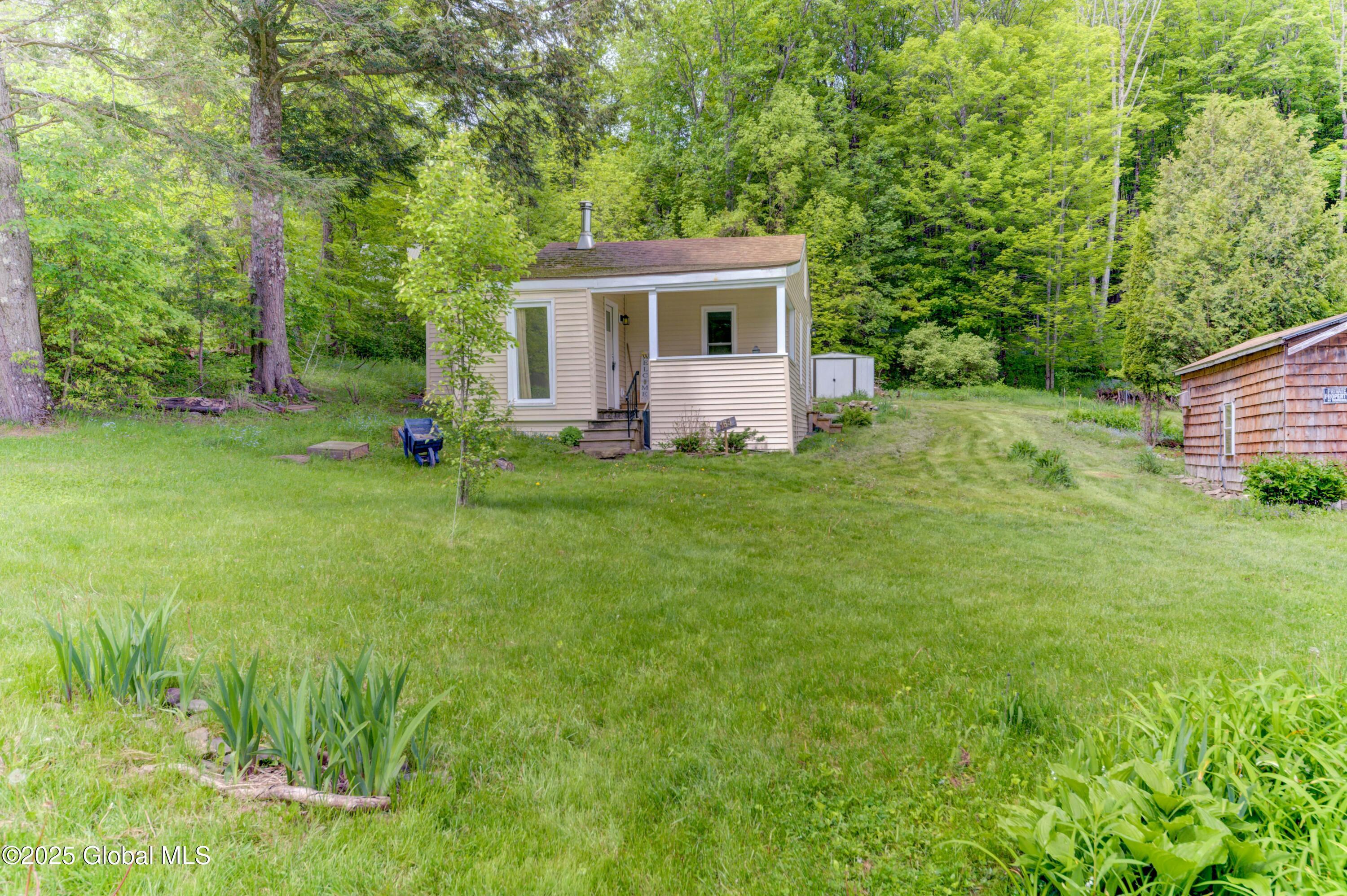 Image 2: 3-165 Lake Rd