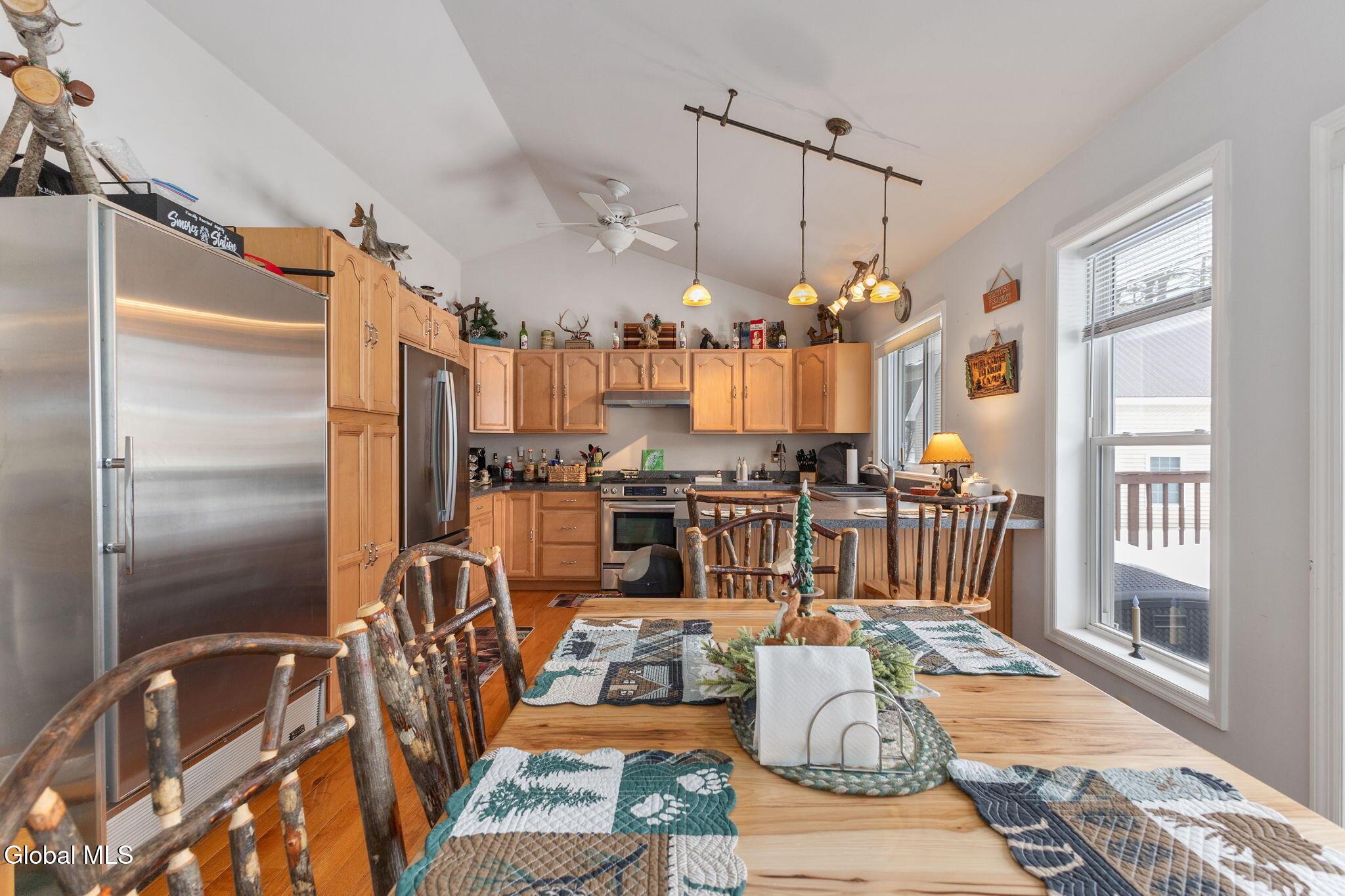 Image 2: 10-101KiblerPoint_10