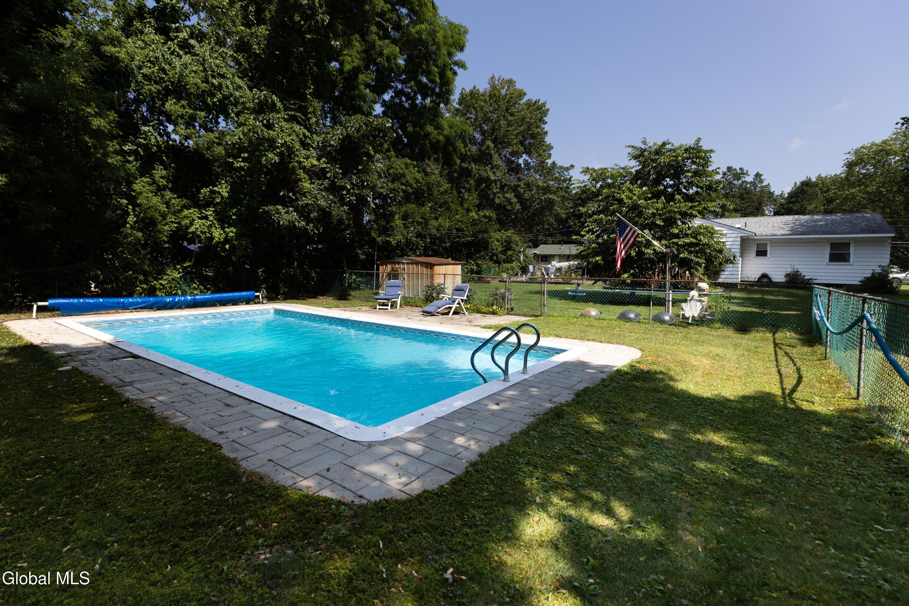 Image 4: 25-0715 16 Stonewood Dr - Cioffi (37)