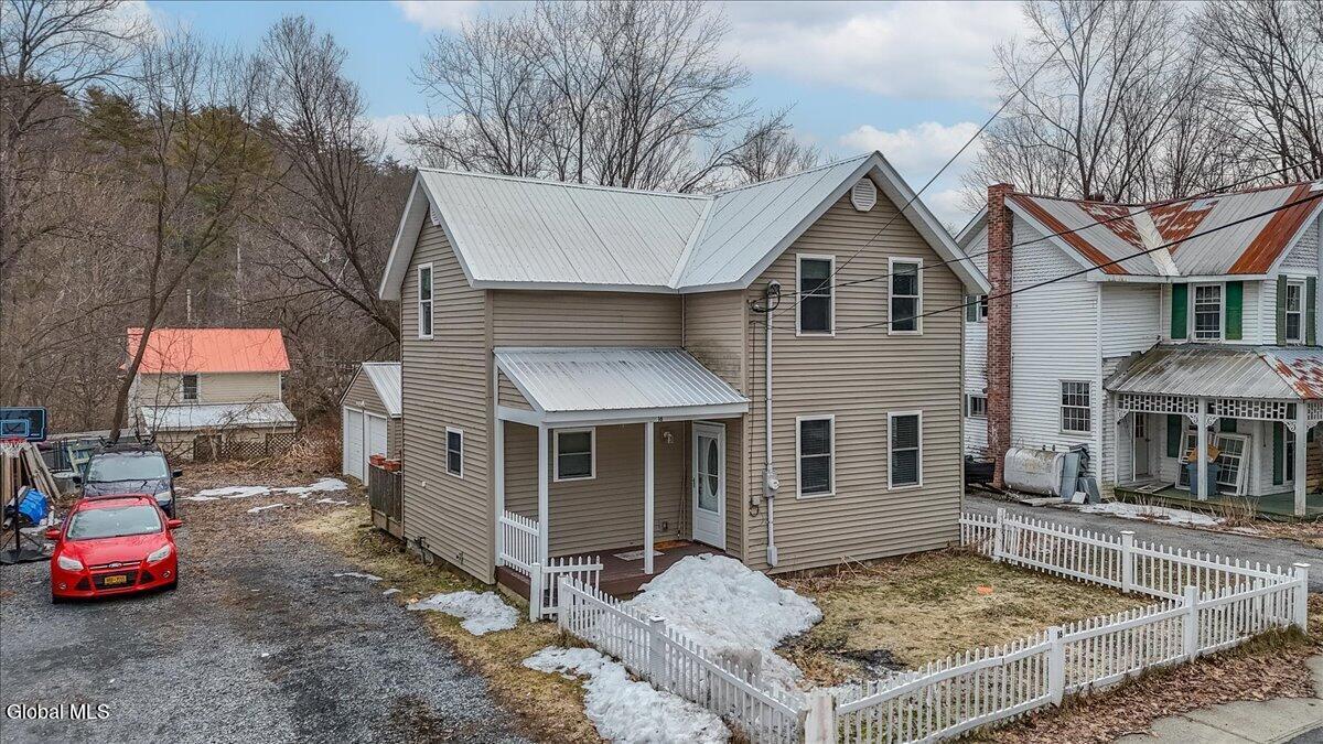 Image 3: 03-16 Hill St-3