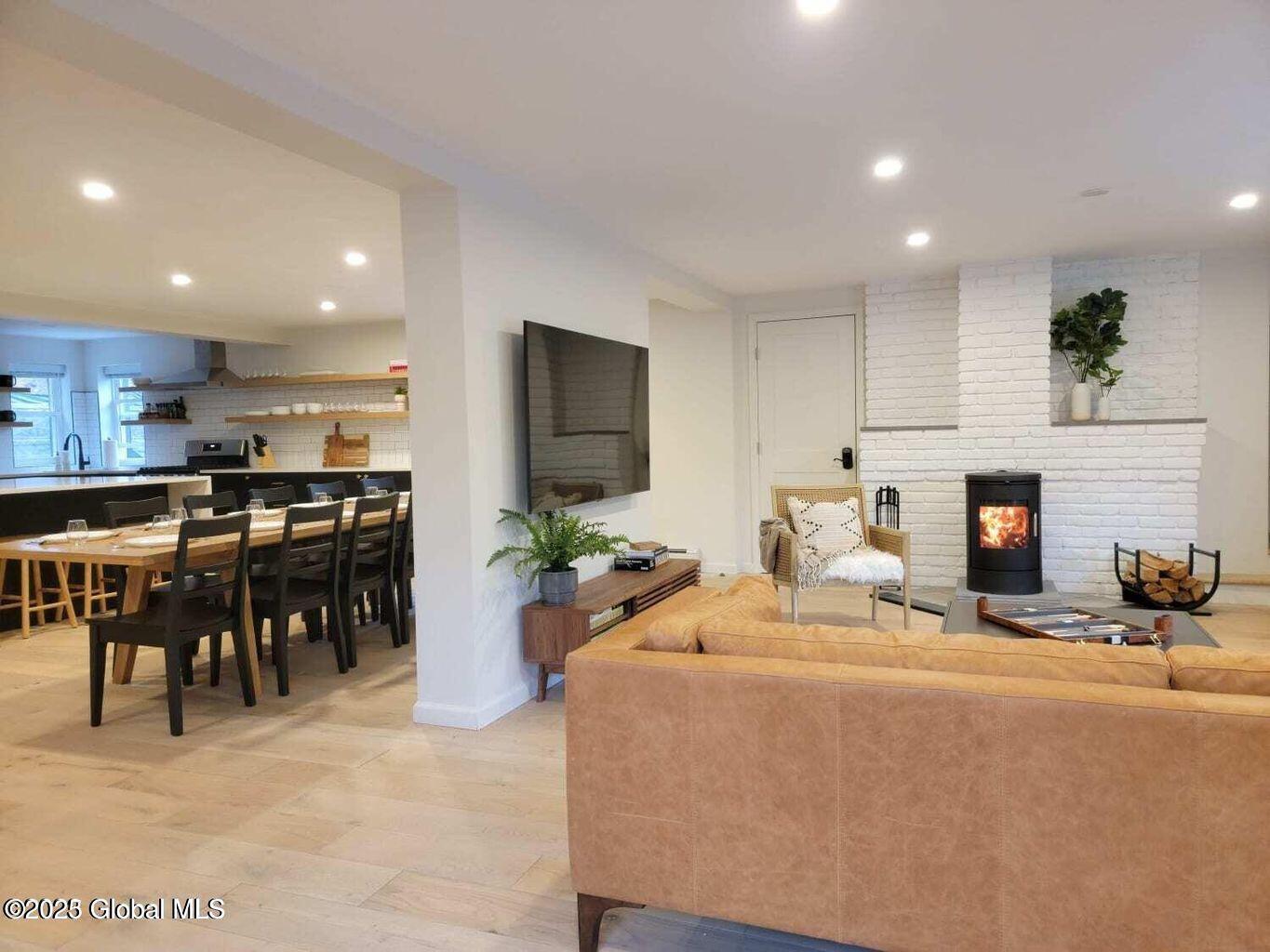 Image 4: 20231115162623348489000000-o